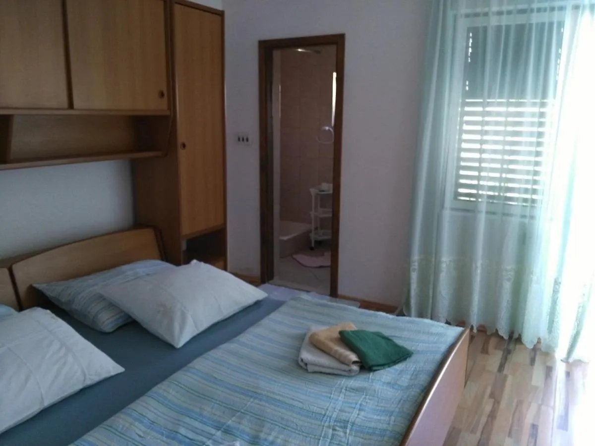 Seaside Holiday Home In Starigrad With Garden And Balcony